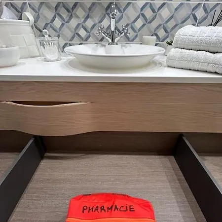 Lumineux Duplex 3chambres 4 Personnes & Acces Direct A La