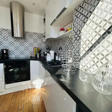 Lumineux Duplex 3chambres 4 Personnes & Acces Direct A La Apartment