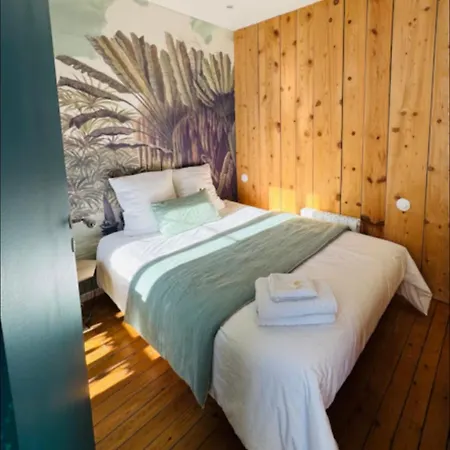 Lumineux Duplex 3chambres 4 Personnes & Acces Direct A La Apartment *